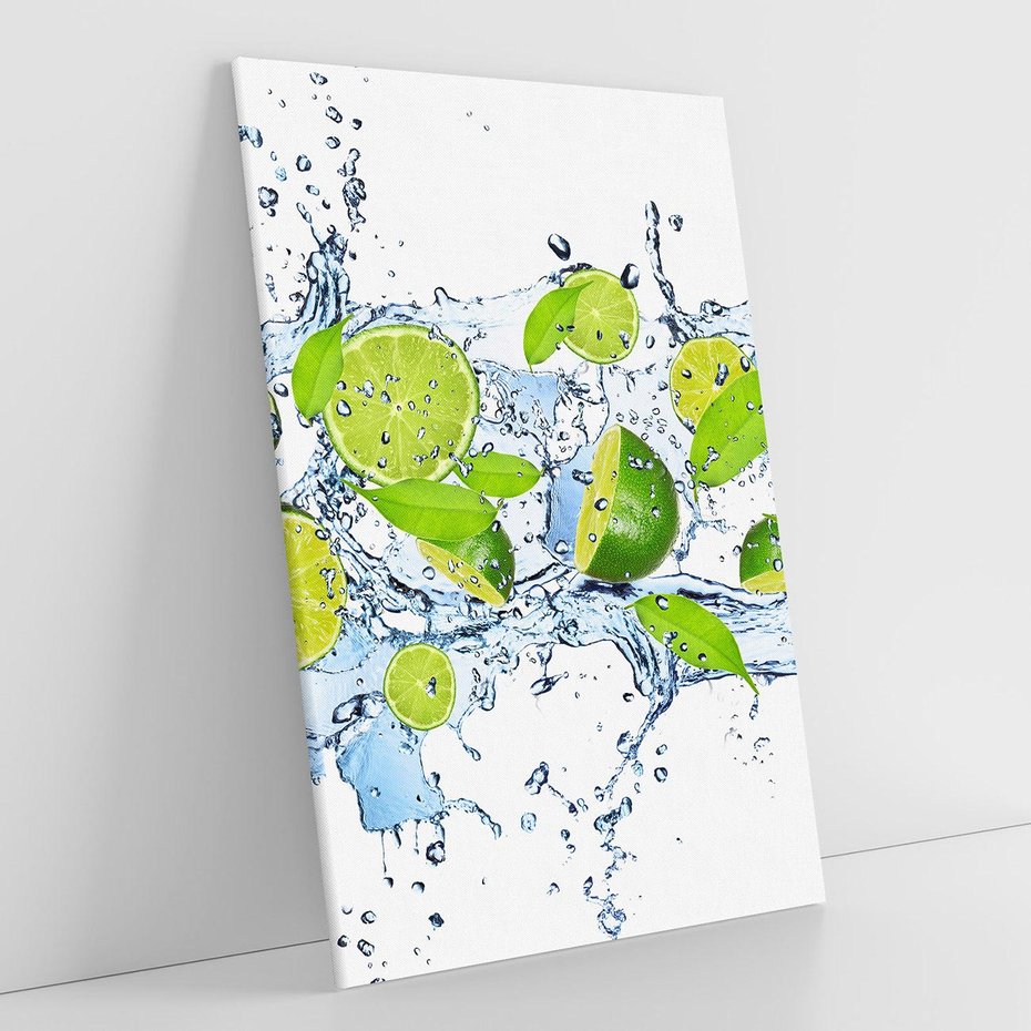 Obraz na płótnie 50x70 - Świeżość limonki i błękity wody - limonka, woda