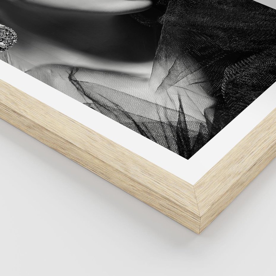 Plakat w ramie 30x40 - Zmysłowe usta damy - kobieta, usta - rama drewno