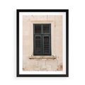 Plakat w ramie 50x70 - Urok Starego Okna z Zielonymi Okiennicami - stare okno, kamienica - rama czarna