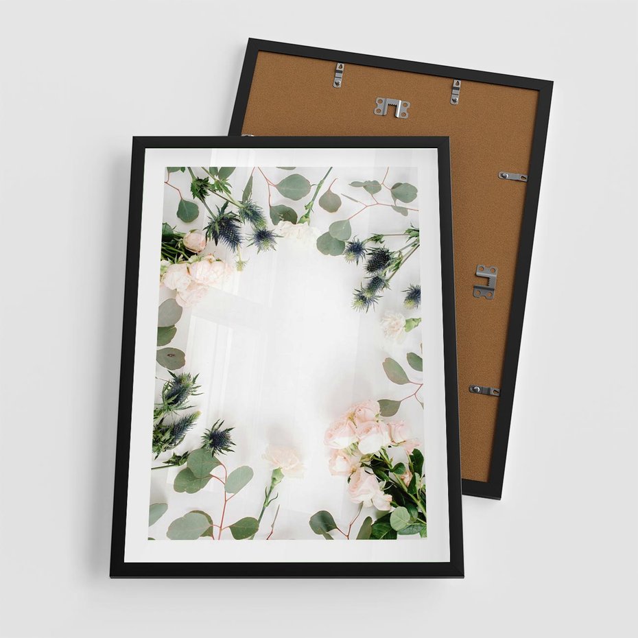 Plakat w ramie 50x70 - Róże i Zielone Liście - kompozycja kwiatowa, róże - rama czarna