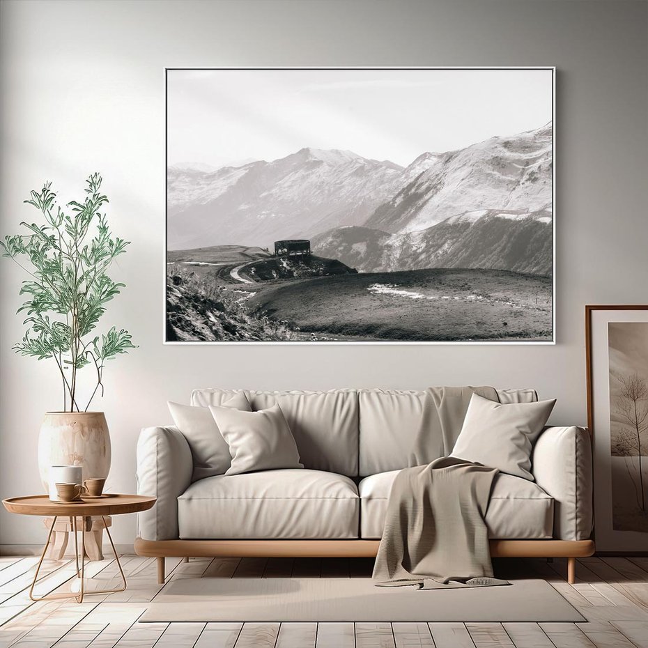 Obraz w ramie 70x50 - Wzgórza w Bieli - górski krajobraz, punkt widokowy - rama biała