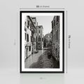 Plakat w ramie 50x70 - Weneckie Kanały - czarno białe zdjęcie, wenecja - rama czarna