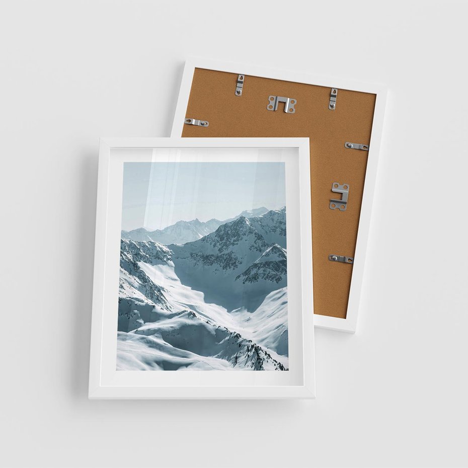 Plakat w ramie 40x50 - Surowość Gór - górskie szczyty, śnieg - rama biała