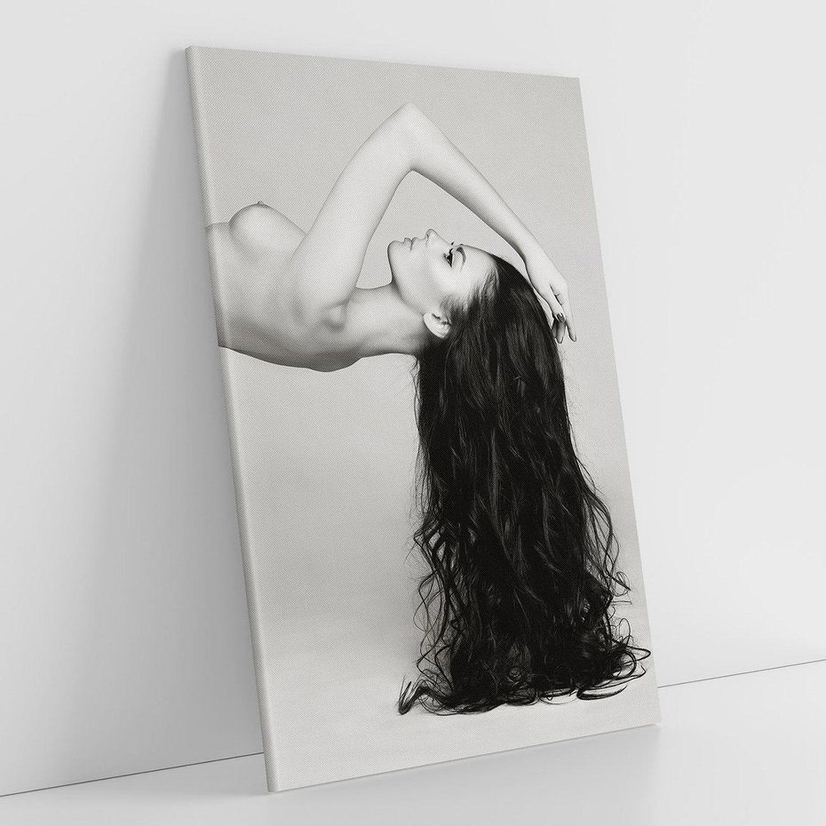 Obraz na płótnie 50x70 - Piękno włosów kobiety w ruchu - włosy, piękno