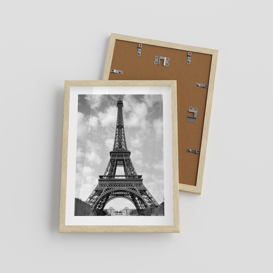 Plakat w ramie 30x40 - Nocna panorama Paryża z wieżą Eiffla - Eiffla, Paryż - rama drewno