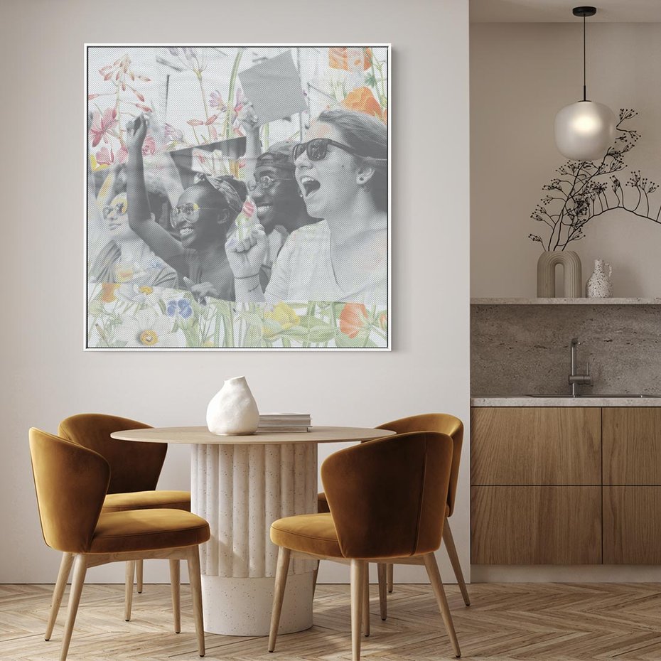 Obraz w ramie 50x50 - Księga zaklętych marzeń - kolaż, czarnobiałe zdjęcie wesołych młodych ludzi - rama biała