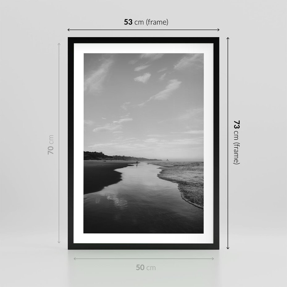Plakat w ramie 50x70 - Nadmorska Melodia - czarno białe zdjęcie, plaża - rama czarna