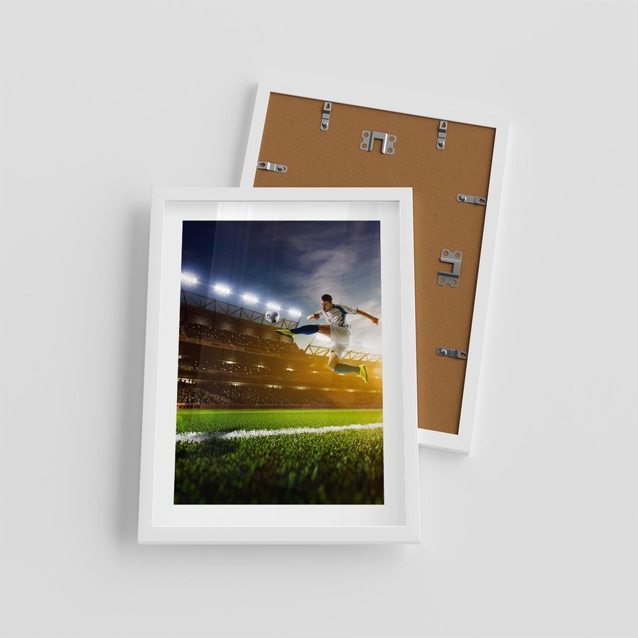 Plakat w ramie 30x40 - Gol! Magia piłki nożnej - gol, piłka - rama biała