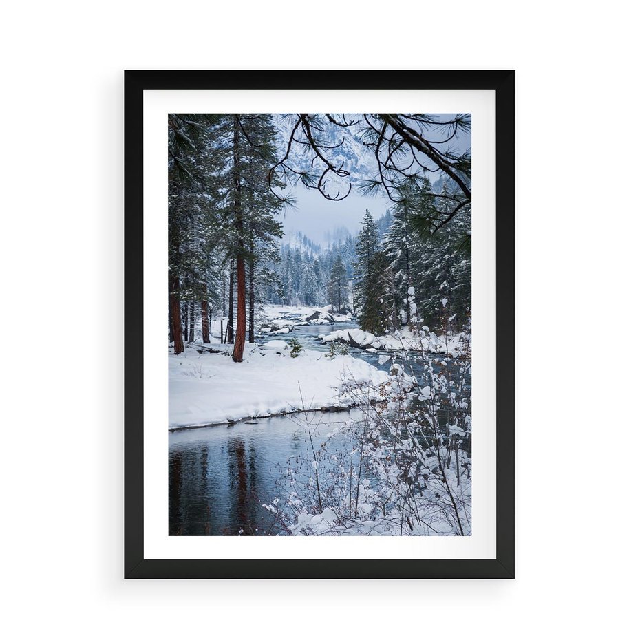Plakat w ramie 50x70 - Śnieżne cuda - zima, las - rama czarna