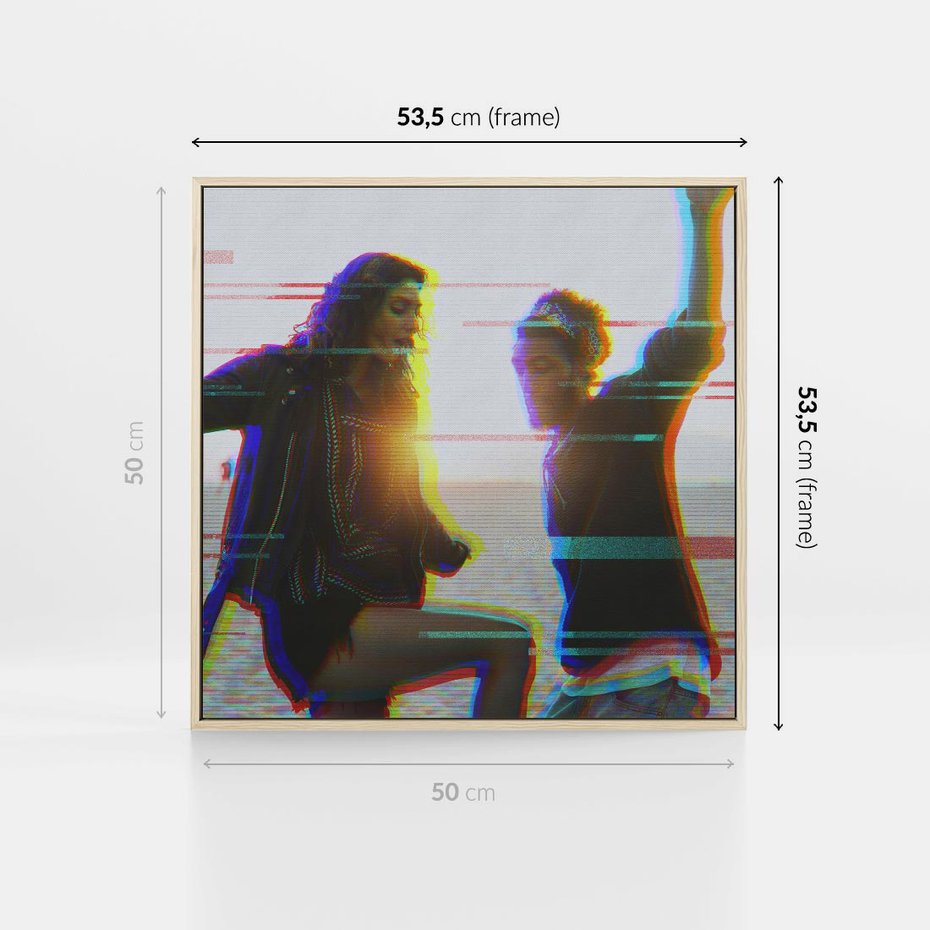Obraz w ramie 50x50 - Taniec tęsknot - zdjęcie w stylu retro, dodane kolorowe akcenty - rama drewno