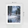 Plakat w ramie 40x50 - Śnieżne cuda - zima, las - rama biała