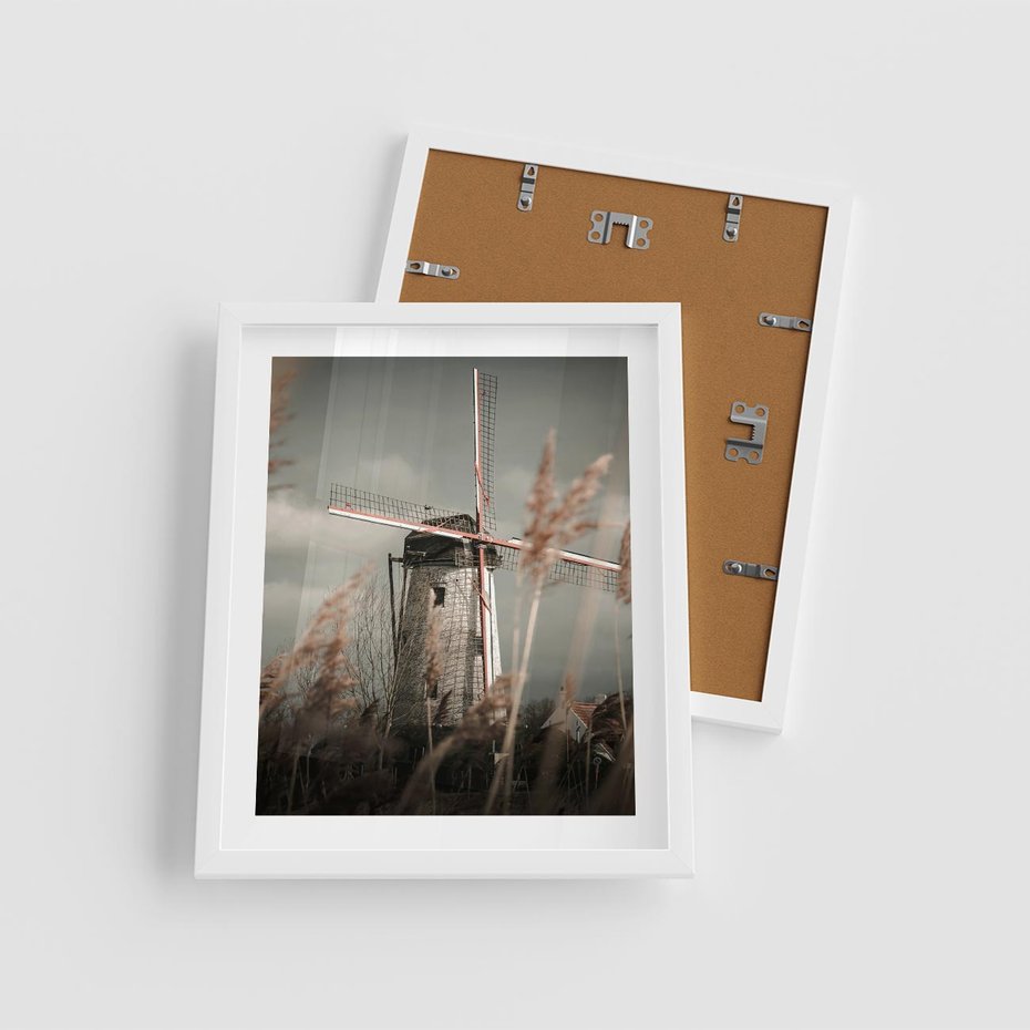 Plakat w ramie 40x50 - Wiejska Idylla: Młyn w Polu - wiatrak, młyn w polu - rama biała
