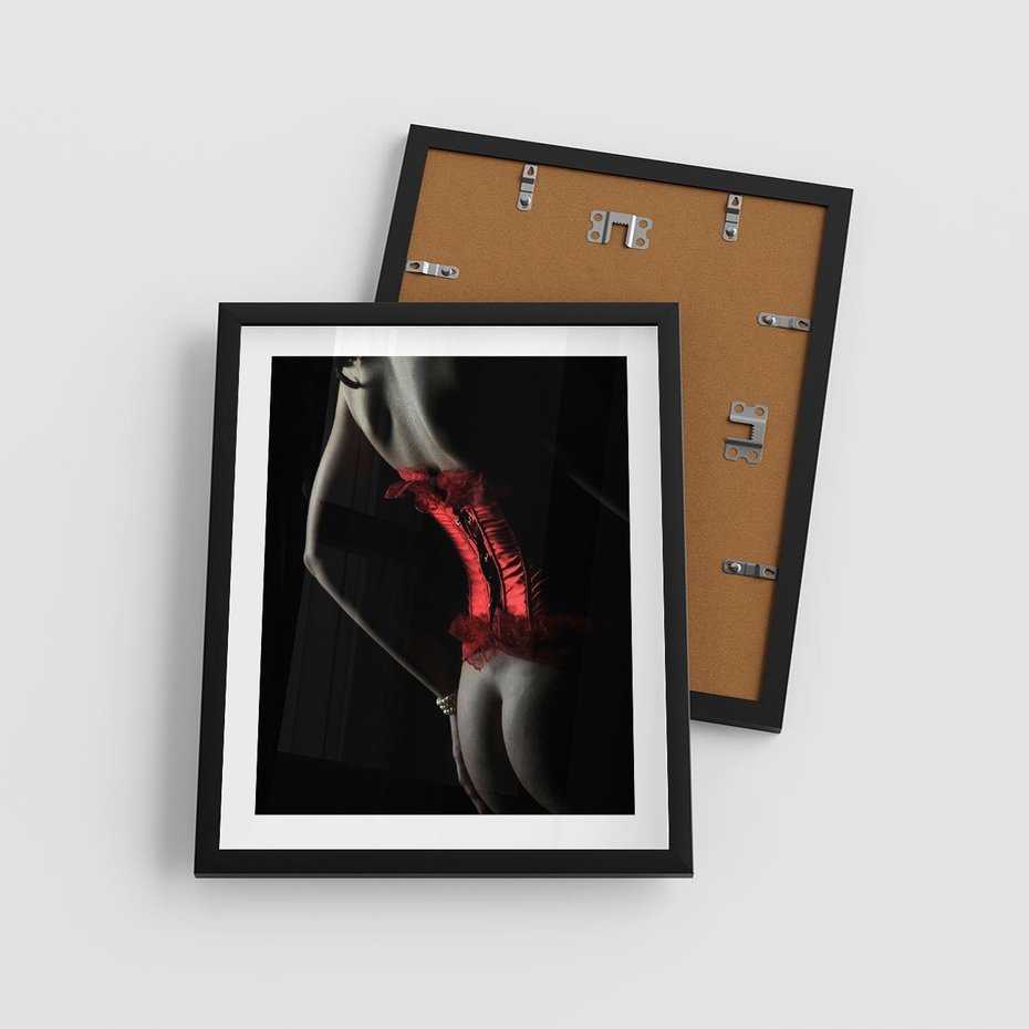 Plakat w ramie 40x50 - Piękno i Siła - akt, kobieta - rama czarna