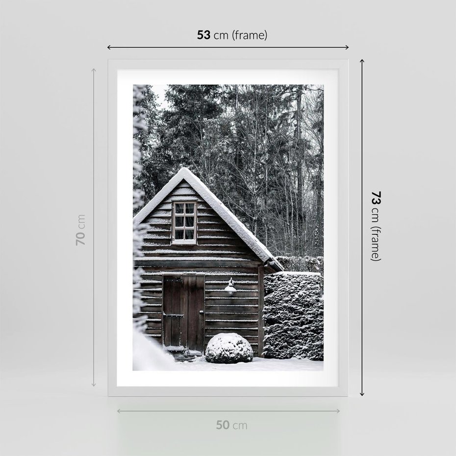 Plakat w ramie 50x70 - Zaklęta Zima - domek w lesie, śnieg - rama biała