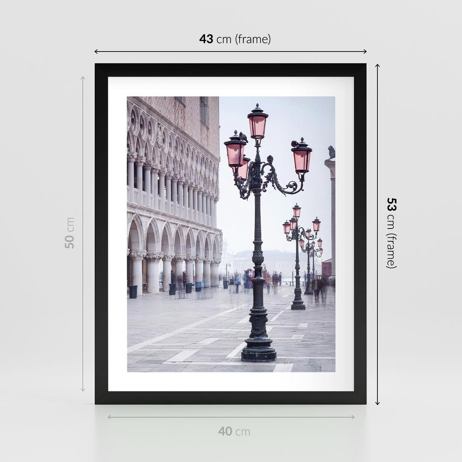 Plakat w ramie 40x50 - Przemijający urok miasta - miasto, uliczka - rama czarna