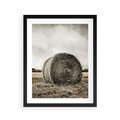 Plakat w ramie 40x50 - Siano w Sepii: Wiejska Tradycja - snopek siana, bela siana - rama czarna