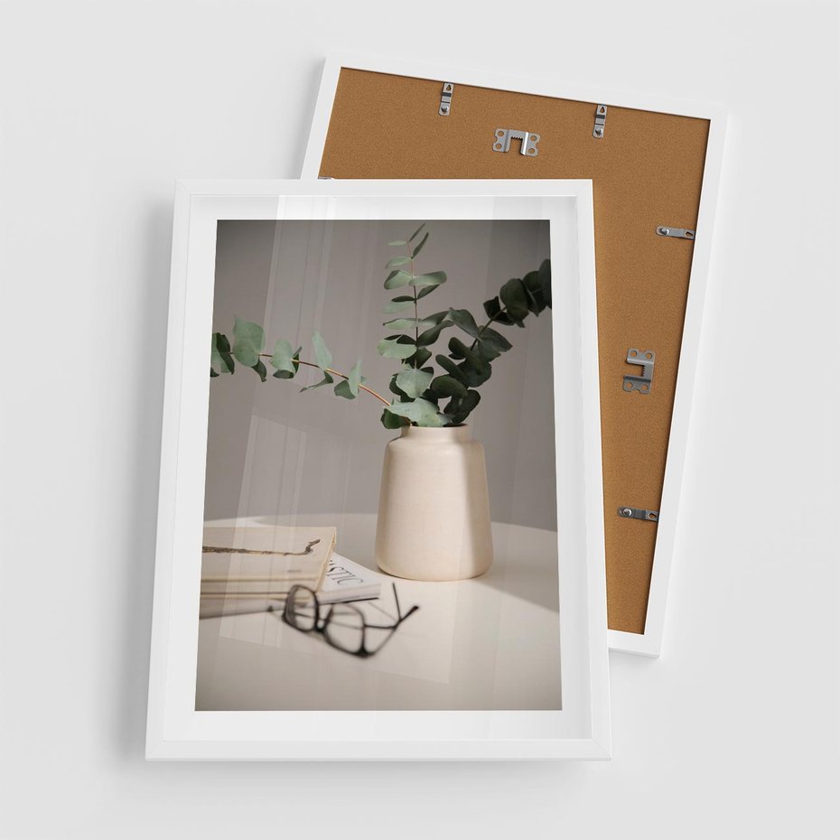 Plakat w ramie 50x70 - Eukaliptusowe liście w okularach - liście, eukaliptus - rama biała