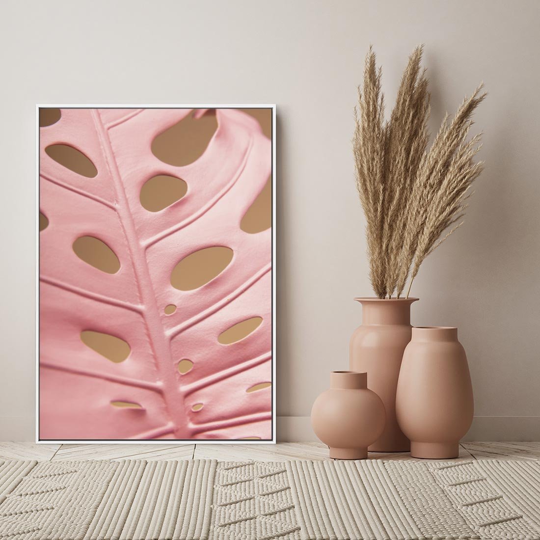 Obraz w ramie 80x120 - Różowa monstera w pełnym rozkwicie - różowa, monstera - rama biała