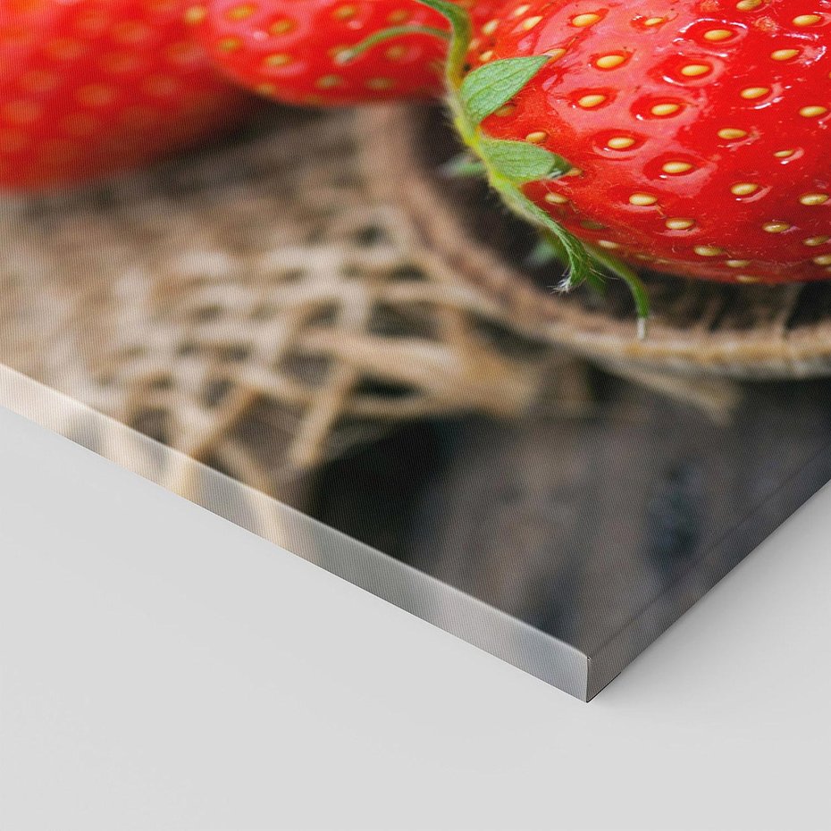 Obraz na płótnie 90x30 - Truskawki: owocowa ekstaza - truskawki, owoce