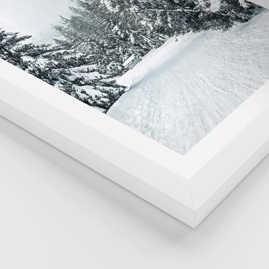 Plakat w ramie 30x40 - Magia Zimy na Obrazie - las, zima - rama biała