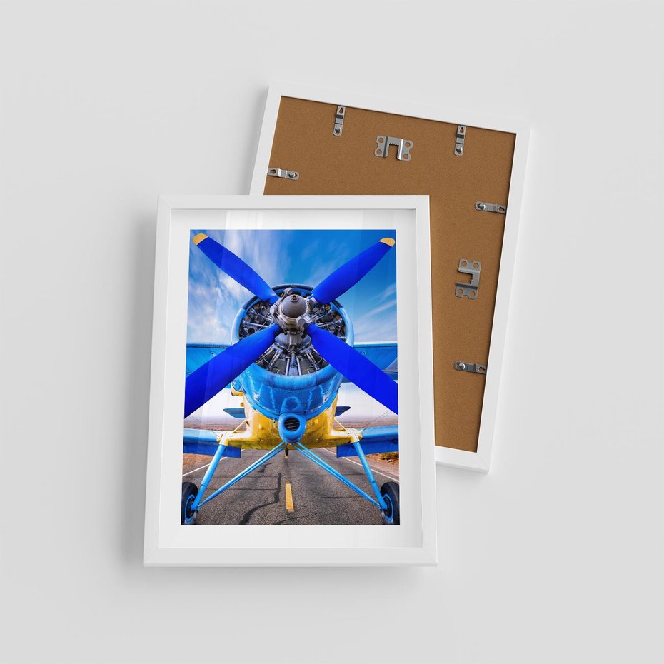 Plakat w ramie 30x40 - Śmigłowiec indygo - samolot, śmigło - rama biała