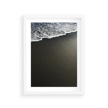 Plakat w ramie 50x70 - Morskie Fale na Plaży - plaża, morskie fale omywają piasek - rama biała