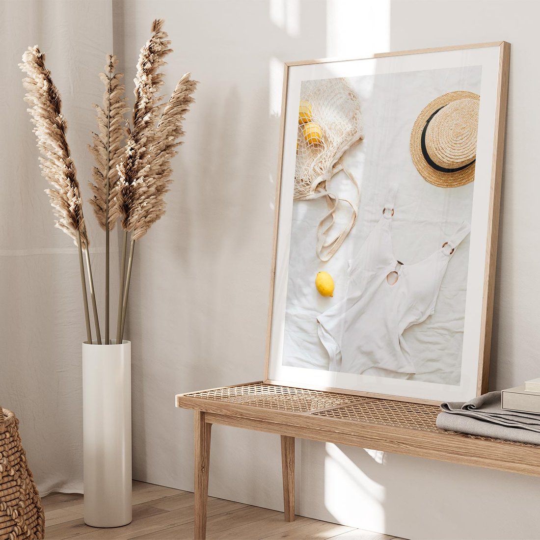 Plakat w ramie 30x40 - Moda na Wakacje: Cytrynowy Urok - kompozycja letnia, fashion - rama drewno