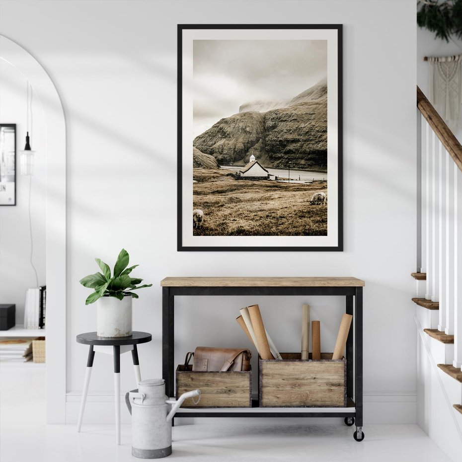 Plakat w ramie 40x50 - Kościół na Wzgórzu: Sepia Nostalgii - kościół w górach, na wzgórzu - rama czarna