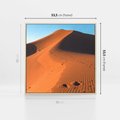 Obraz w ramie 50x50 - Piasek pustyni wędruje - pustynia, piasek - rama drewno
