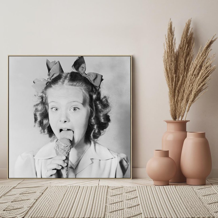 Obraz w ramie 80x80 - Pyszny Deser - retro zdjęcie, czarno białe - rama drewno