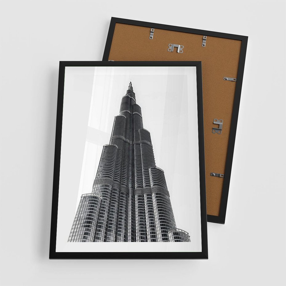 Plakat w ramie 50x70 - Wieżowiec w Monochromii - wieżowiec, architektura - rama czarna