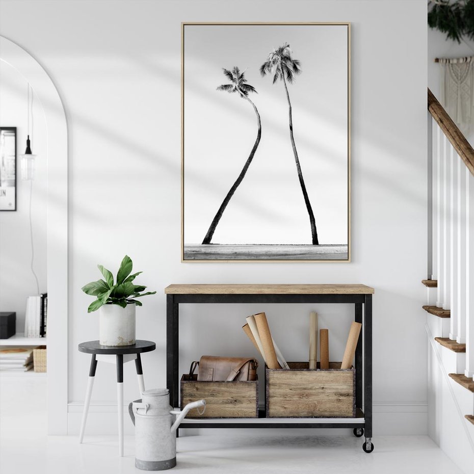 Obraz w ramie 70x100 - Samotne Palmy - czarno biała fotografia, dwie samotne palmy - rama drewno