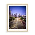 Plakat w ramie 50x70 - Światło nocnej ulicy - miasto, nocą - rama drewno