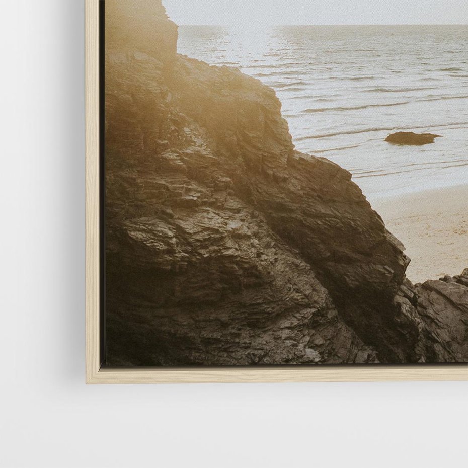 Obraz w ramie 50x50 - Magia Wieczornego Spokoju - plaża, zachód - rama drewno