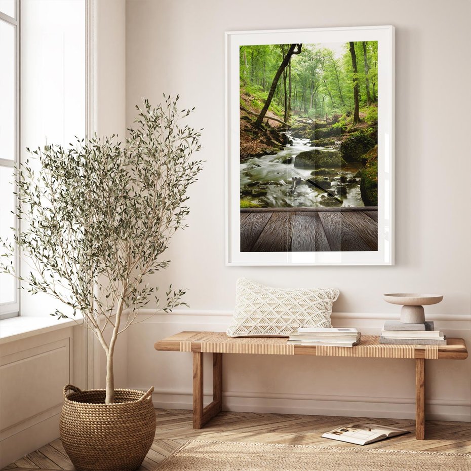 Plakat w ramie 30x40 - Strumyk w lesie - strumyk, w lesie - rama biała