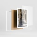 Plakat w ramie 30x40 - Urok uliczki: perspektywa miasta - uliczka, perspektywa - rama biała