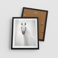 Plakat w ramie 40x50 - Elegancja białego konia - biały, koń - rama czarna
