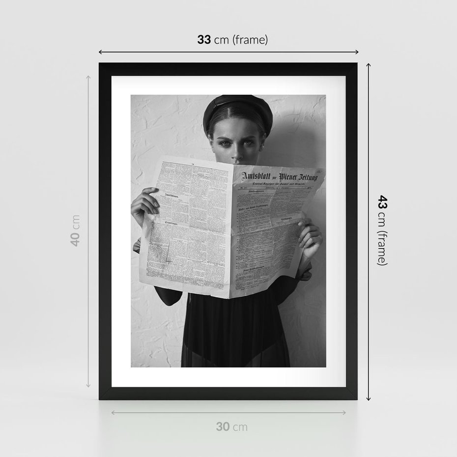 Plakat w ramie 30x40 - Nowe Wiadomości - retro zdjęcie, czarno białe - rama czarna