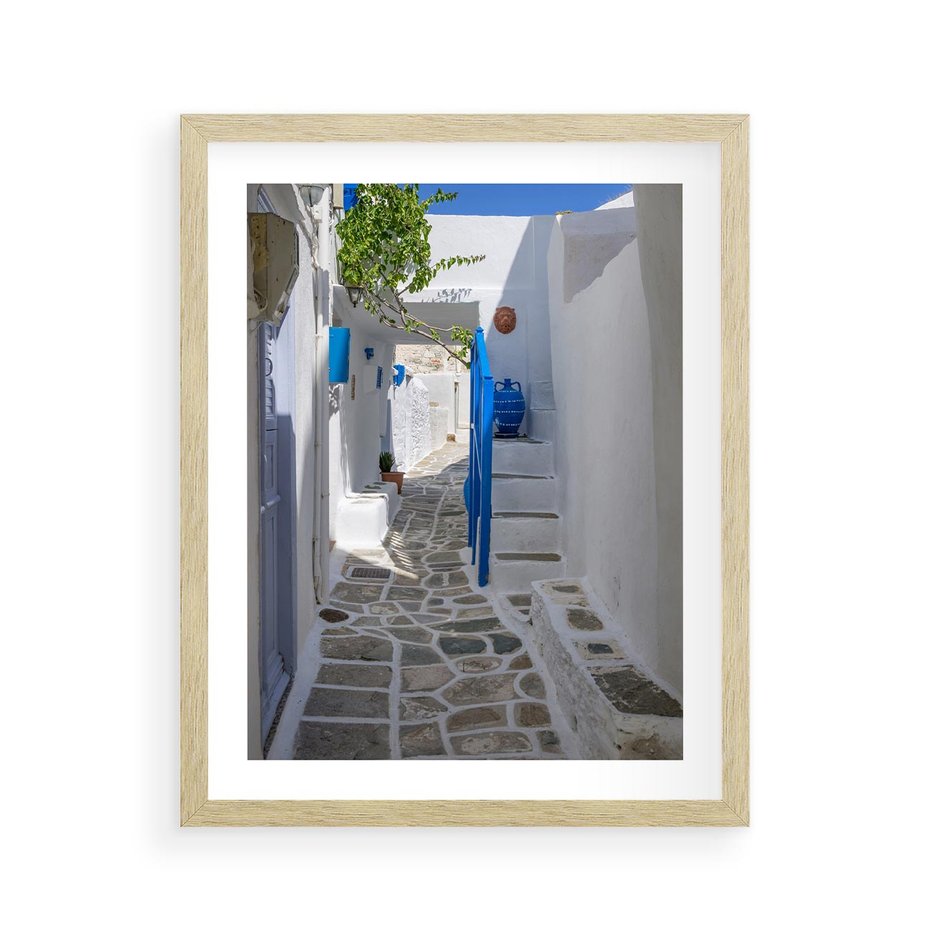 Plakat w ramie 40x50 - Uroki Santorini: Perspektywiczna Uliczka - uliczka, perspektywa - rama drewno