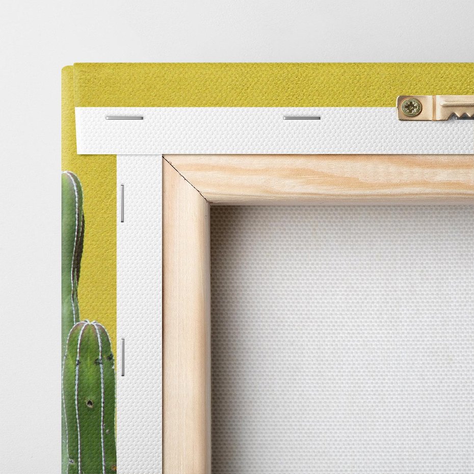 Obraz na płótnie 120x60 - Refleksje w roślinnym odbiciu - zielone kaktusy na tle żółtej ściany, soczyste kolory