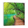 Obraz na płótnie 40x40 - Spokój nad jeziorem: Zatop się w naturze - jezioro, drzewa