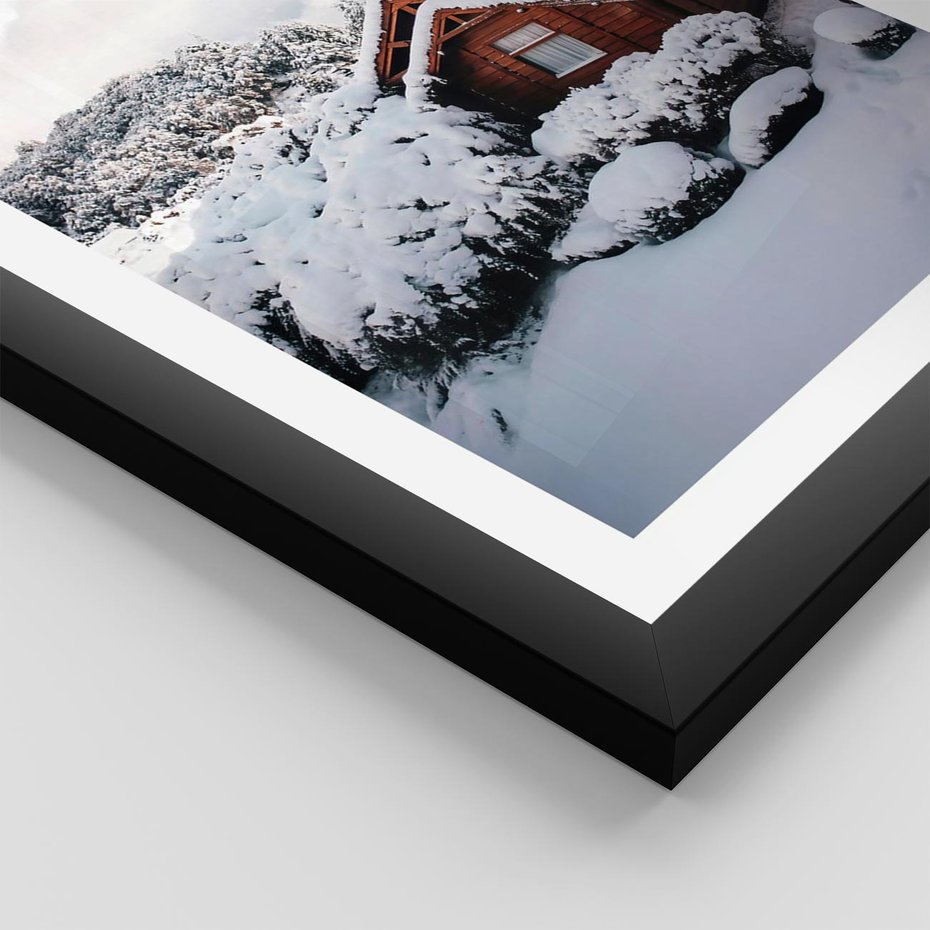 Plakat w ramie 30x40 - Zimowa Idylla w Górach - zima w górach, ośnieżone góry - rama czarna