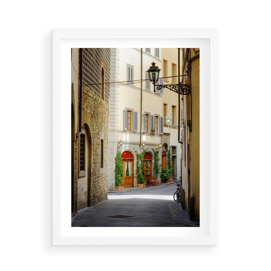 Plakat w ramie 50x70 - Uliczka: perspektywa miejskiego krajobrazu - uliczka, perspektywa - rama biała