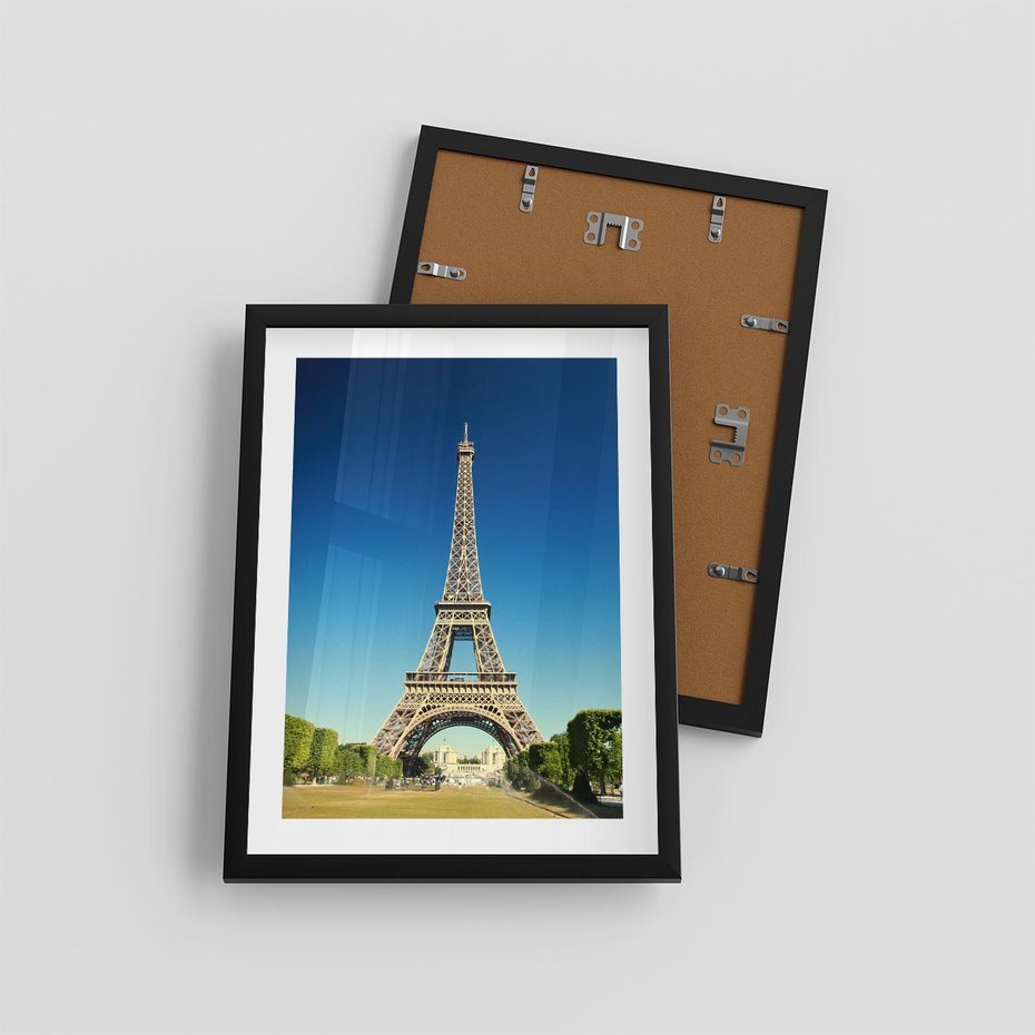 Plakat w ramie 30x40 - Ikoniczny symbol miasta - wieża, Eiffla - rama czarna
