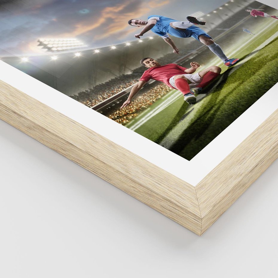 Plakat w ramie 40x50 - Ekscytacja Sportowego Świata - gol, mecz - rama drewno