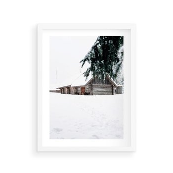 Plakat w ramie 50x70 - Zimowy Azyl - domek w górach, śnieg - rama biała