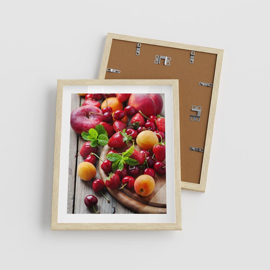 Plakat w ramie 40x50 - Owoce w restauracji artystycznie - owoce, restauracja - rama drewno