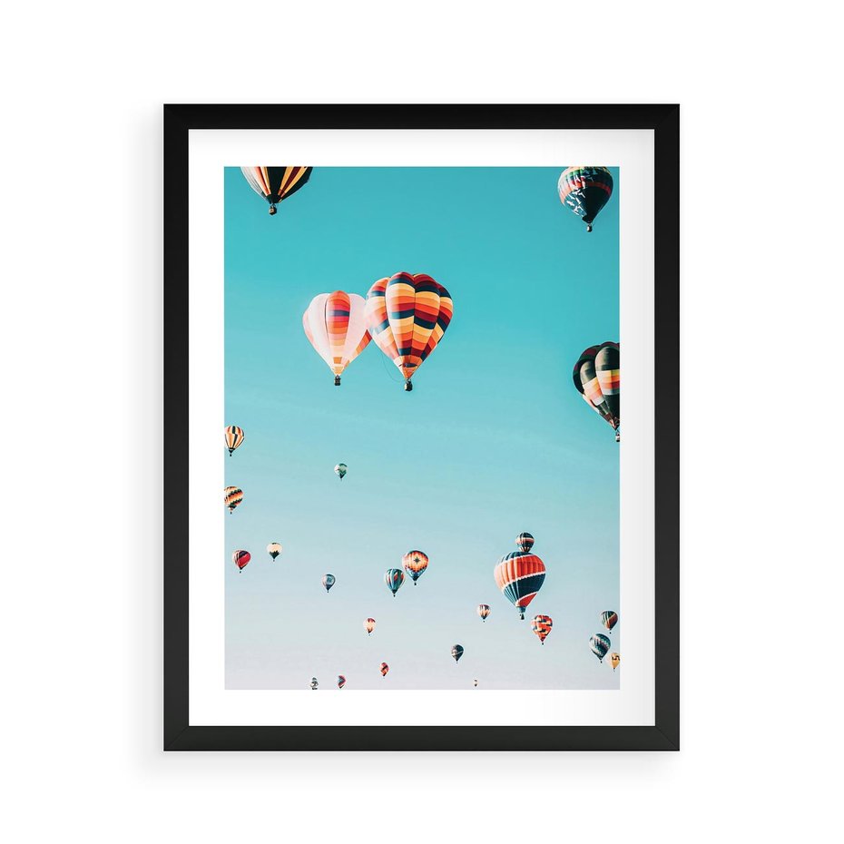 Plakat w ramie 40x50 - Balonowa Ekscytacja - balony latają w powietrzu, wyścigi balonów - rama czarna
