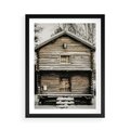Plakat w ramie 50x70 - Stary Drewniany Dom w Śniegu - stary drewniany dom, zima - rama czarna