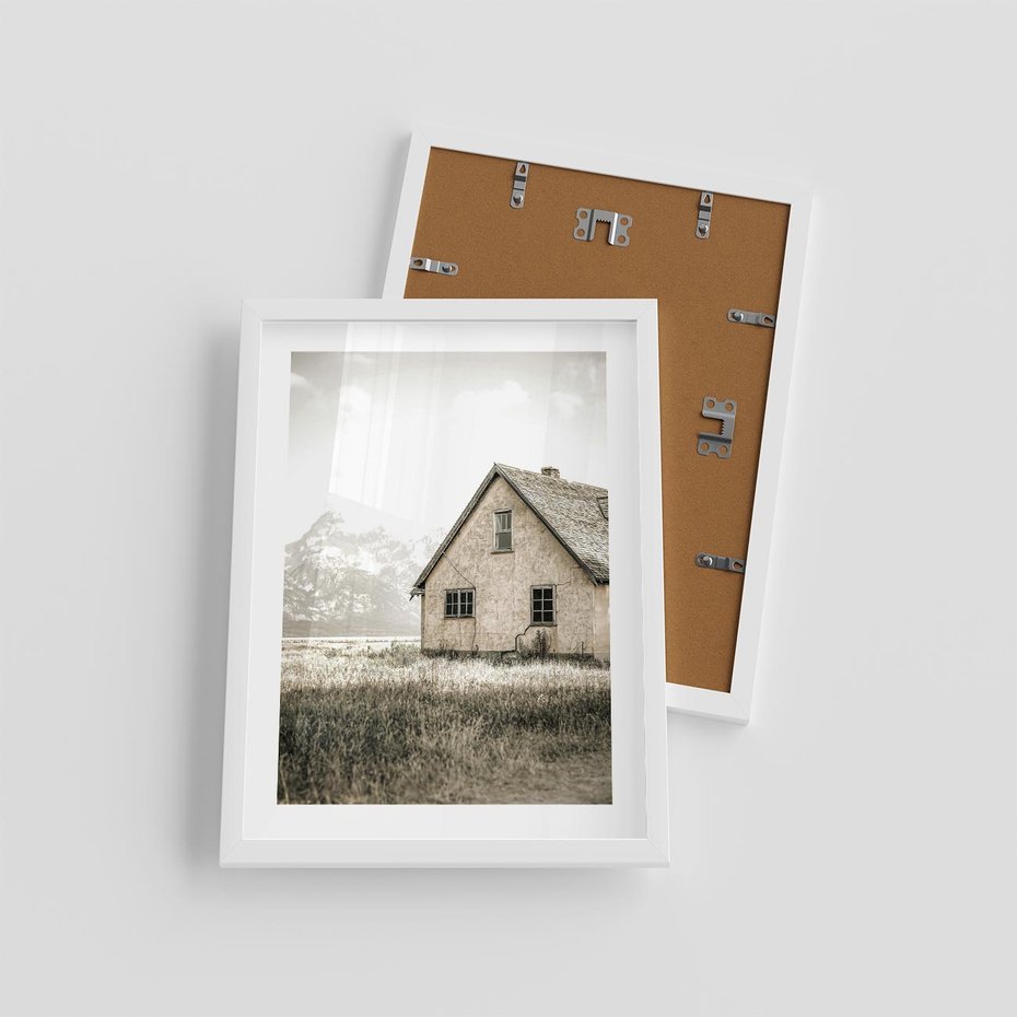 Plakat w ramie 30x40 - Ciepła Atmosfera - dom, stary dom w górach - rama biała